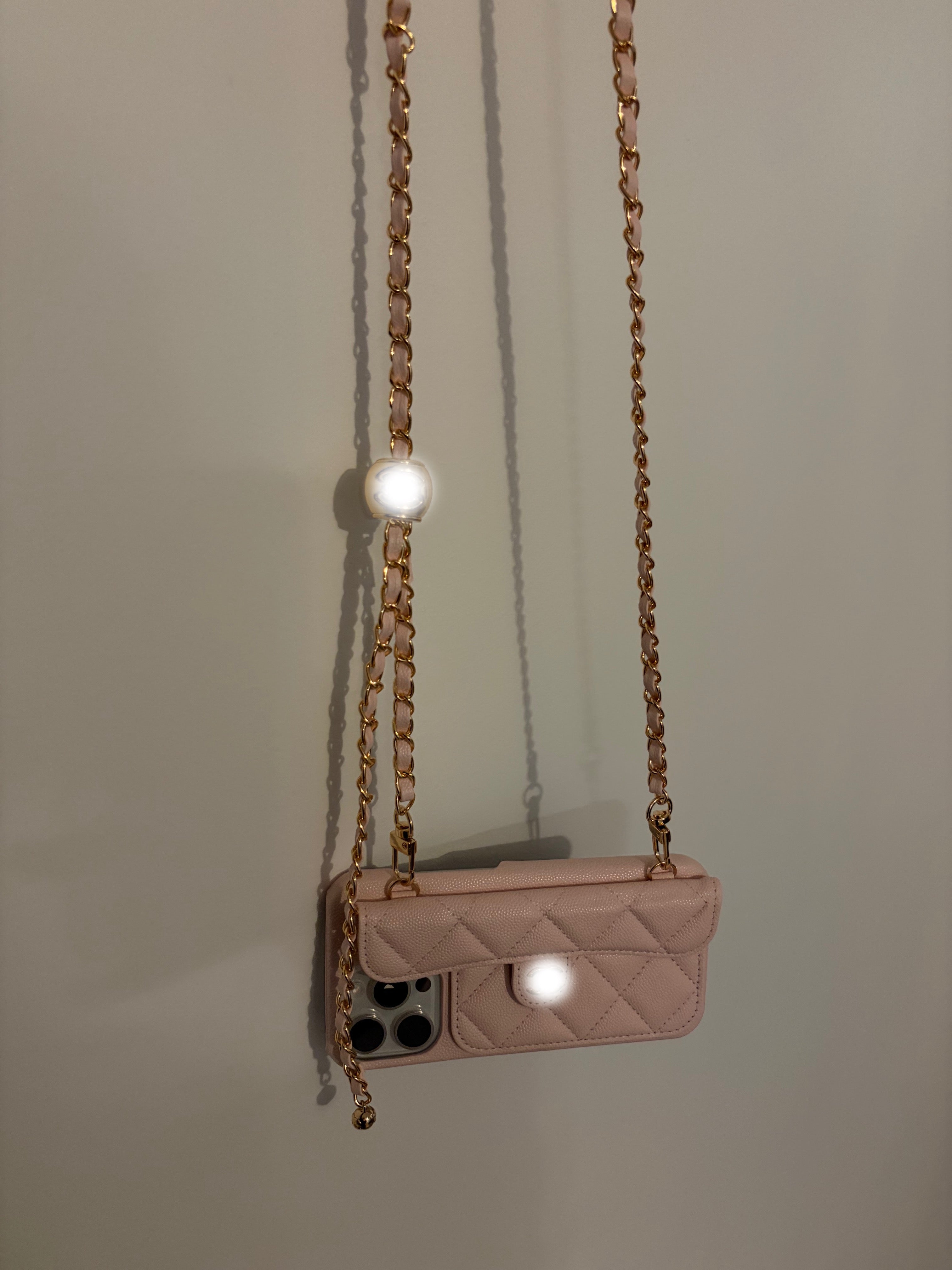 Coque avec bandoulière